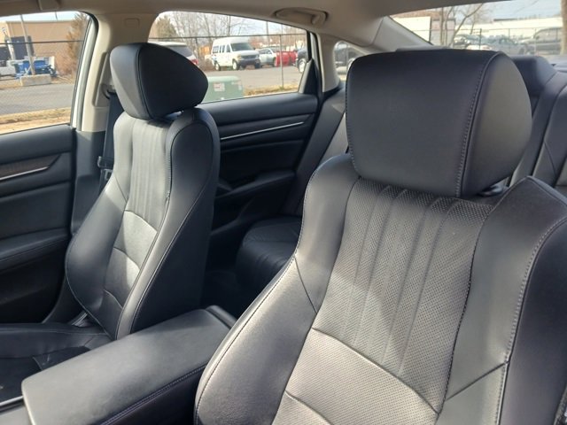 Used 2018 Honda Accord Touring image 38