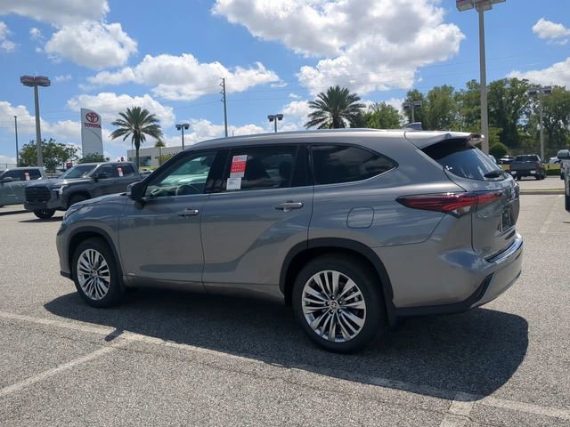 New 2026 Toyota Highlander Platinum AWD/4WD image 6