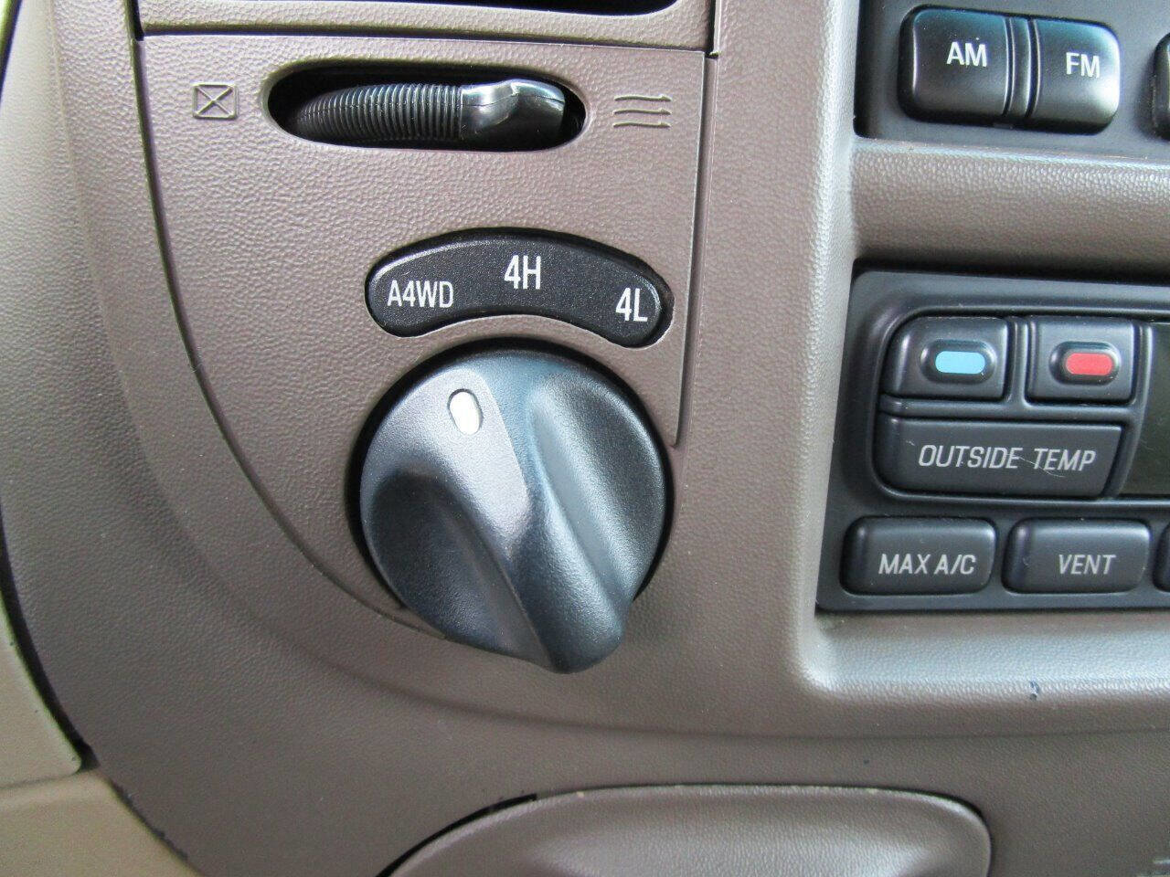 Used 1999 Ford Expedition XLT image 5