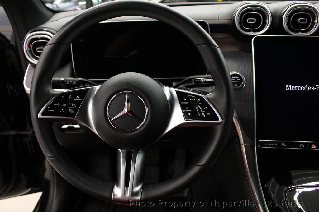 Used 2025 Mercedes-Benz GLC 300 4MATIC image 13