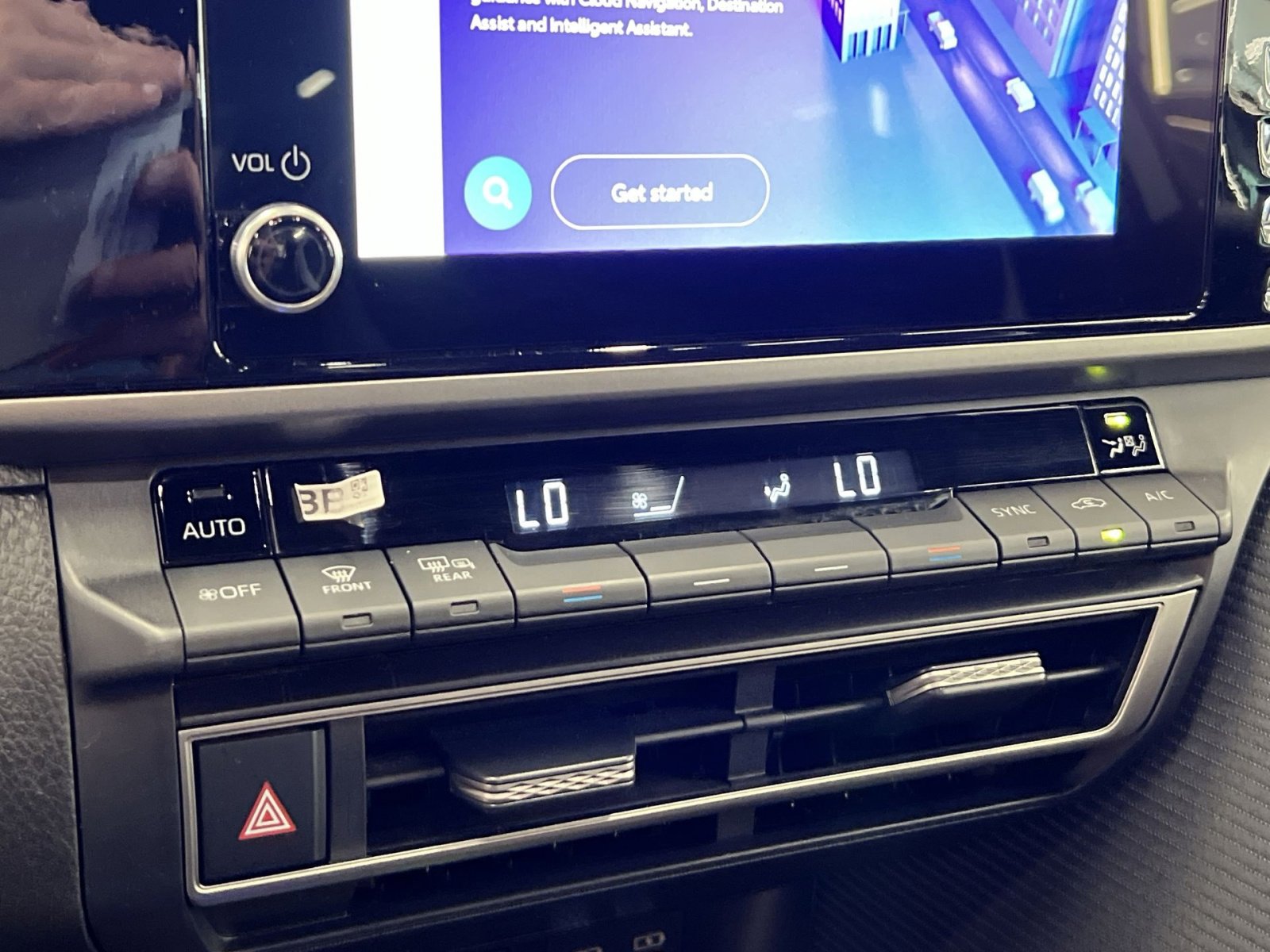 Used 2025 Toyota Camry SE image 19