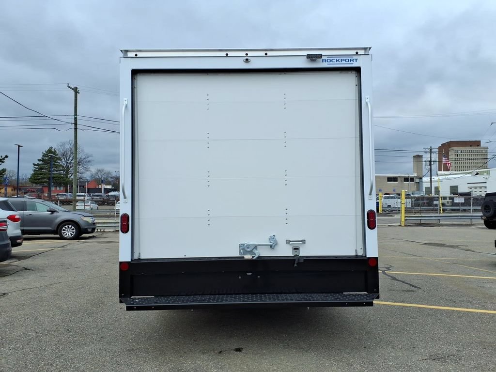 New 2027 Ford E-450 and Econoline 450 Super Duty w/ Power Equipment Group RWD image 6