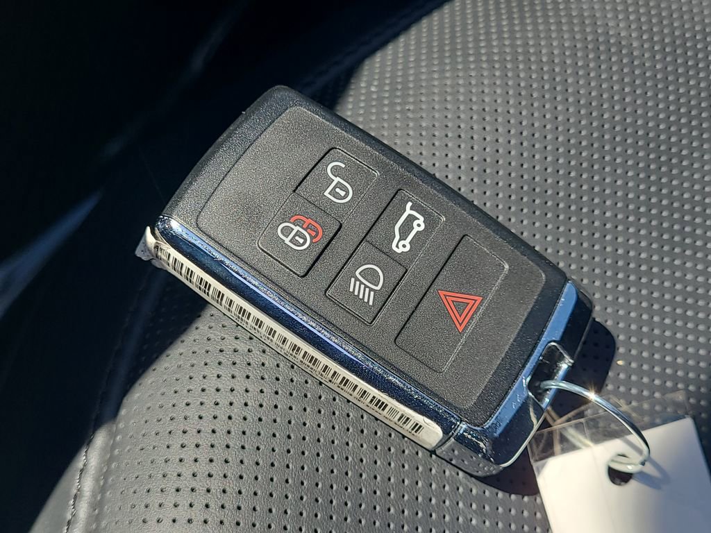 Used 2023 Land Rover Range Rover SE image 28