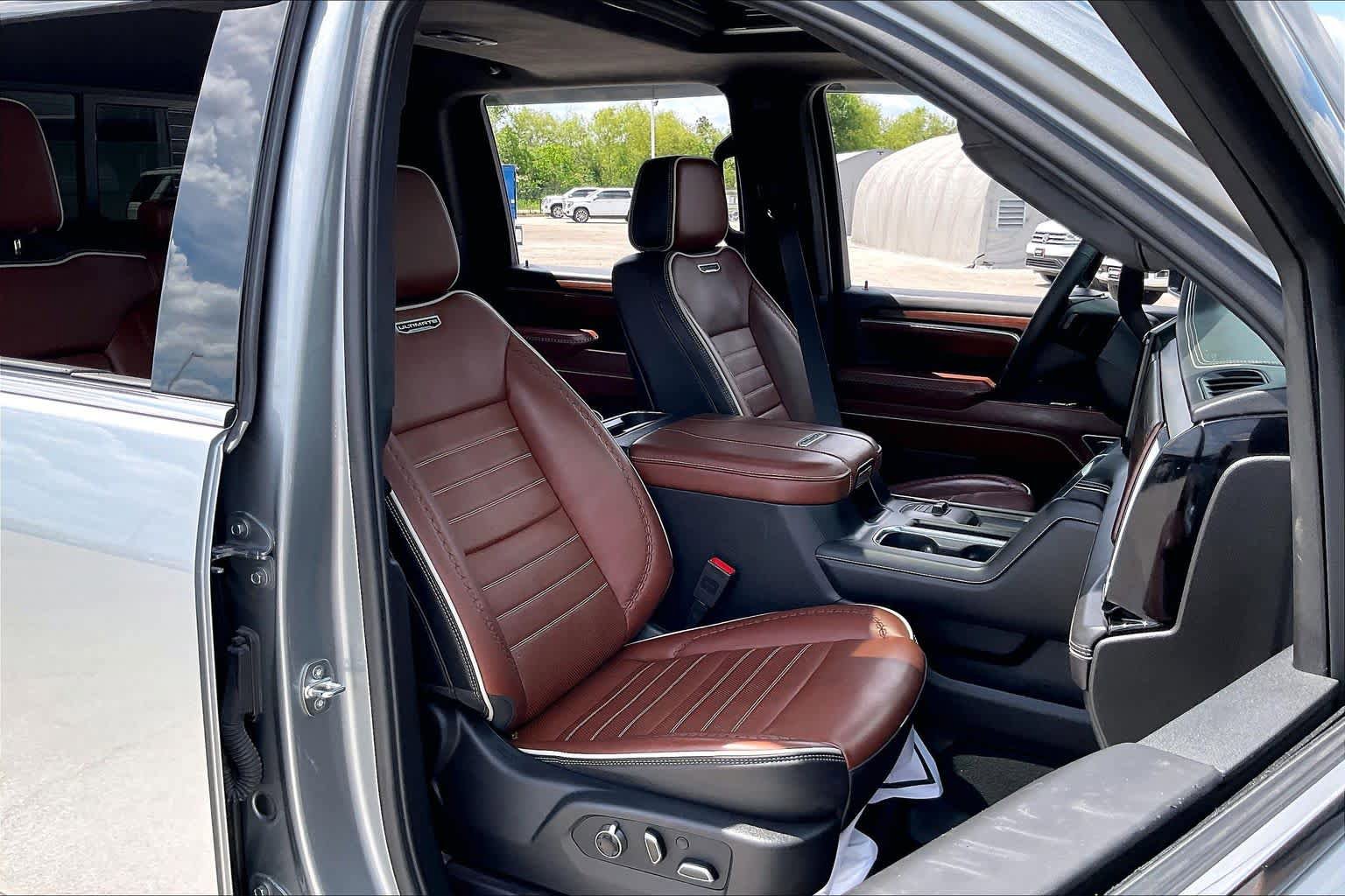 Certified 2024 GMC Sierra 3500 Denali Ultimate AWD/4WD image 9