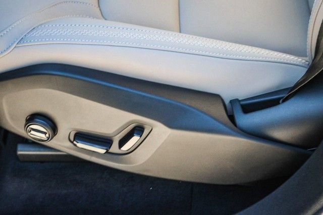 Used 2026 Volvo XC90 B6 Plus w/ Protection Package image 20