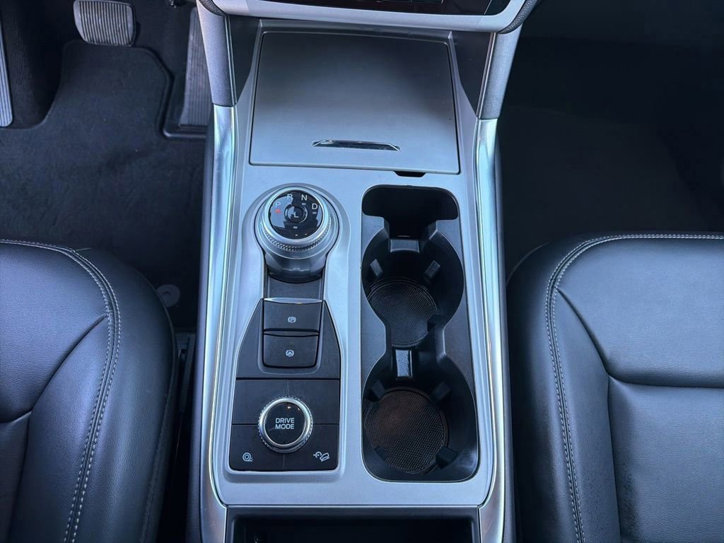 Used 2023 Ford Explorer XLT w/ Equipment Group 202A image 29