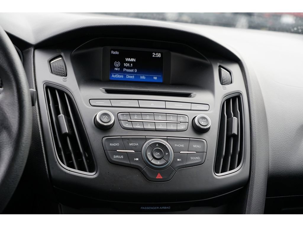 Used 2017 Ford Focus SE image 22