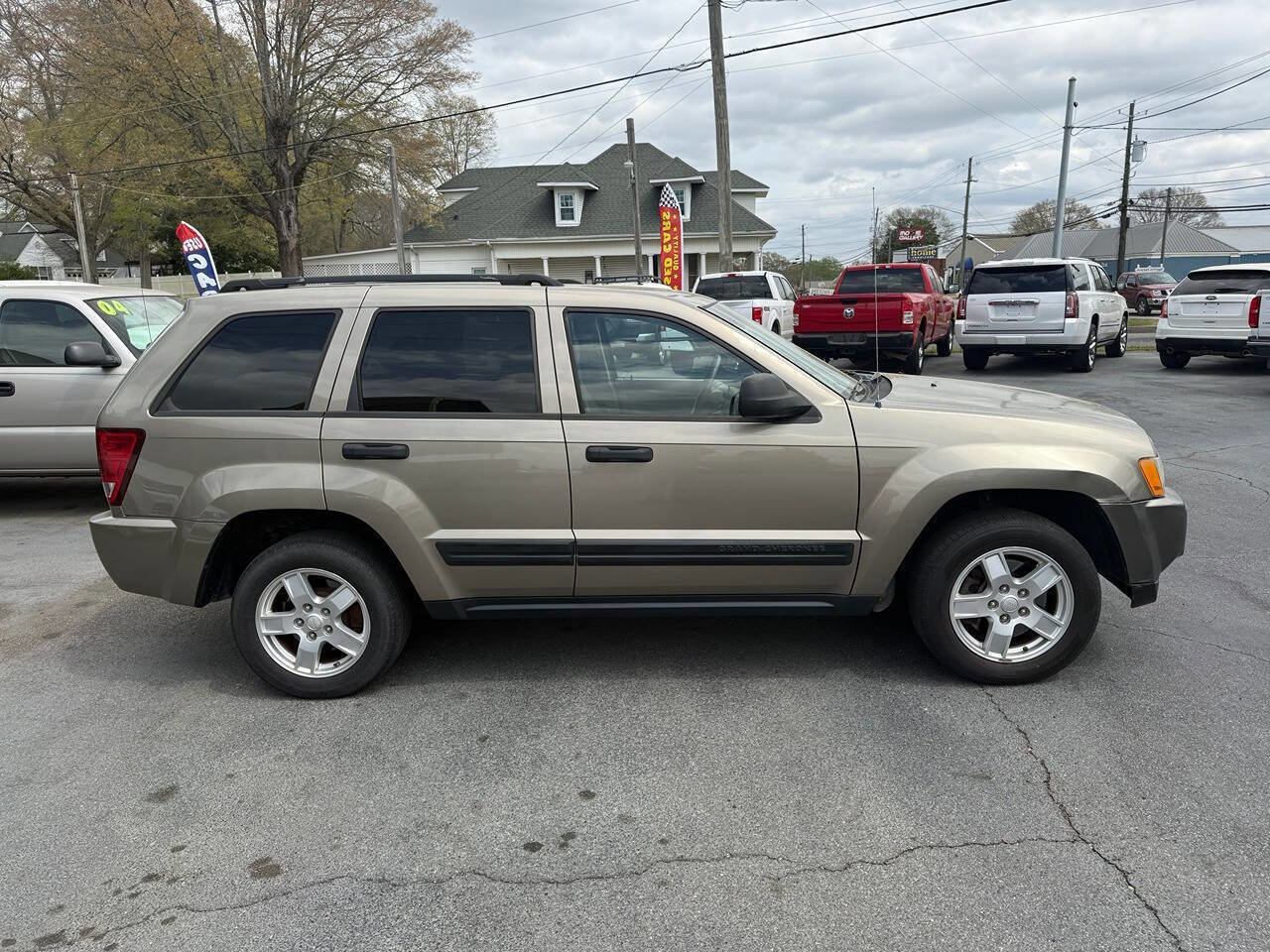 Used 2006 Jeep Grand Cherokee Laredo image 3