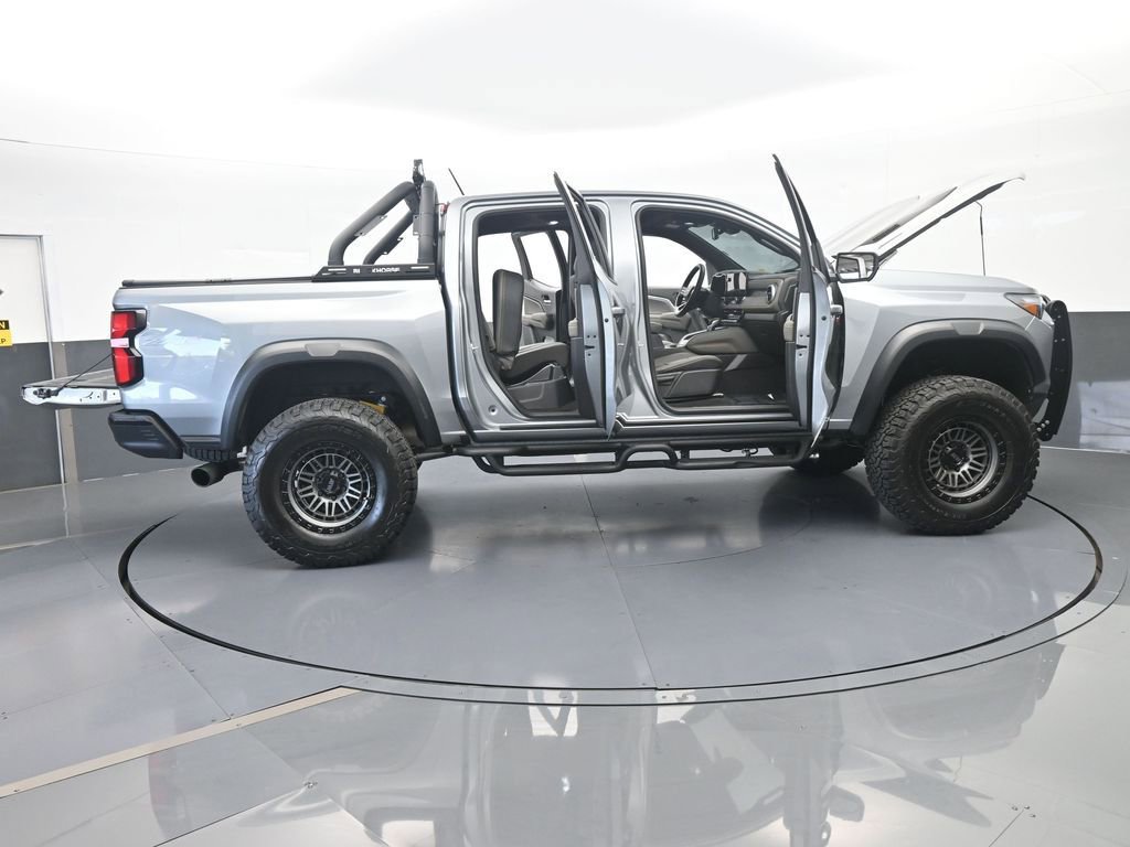 Used 2025 Chevrolet Colorado ZR2 w/ Technology Package AWD/4WD image 78