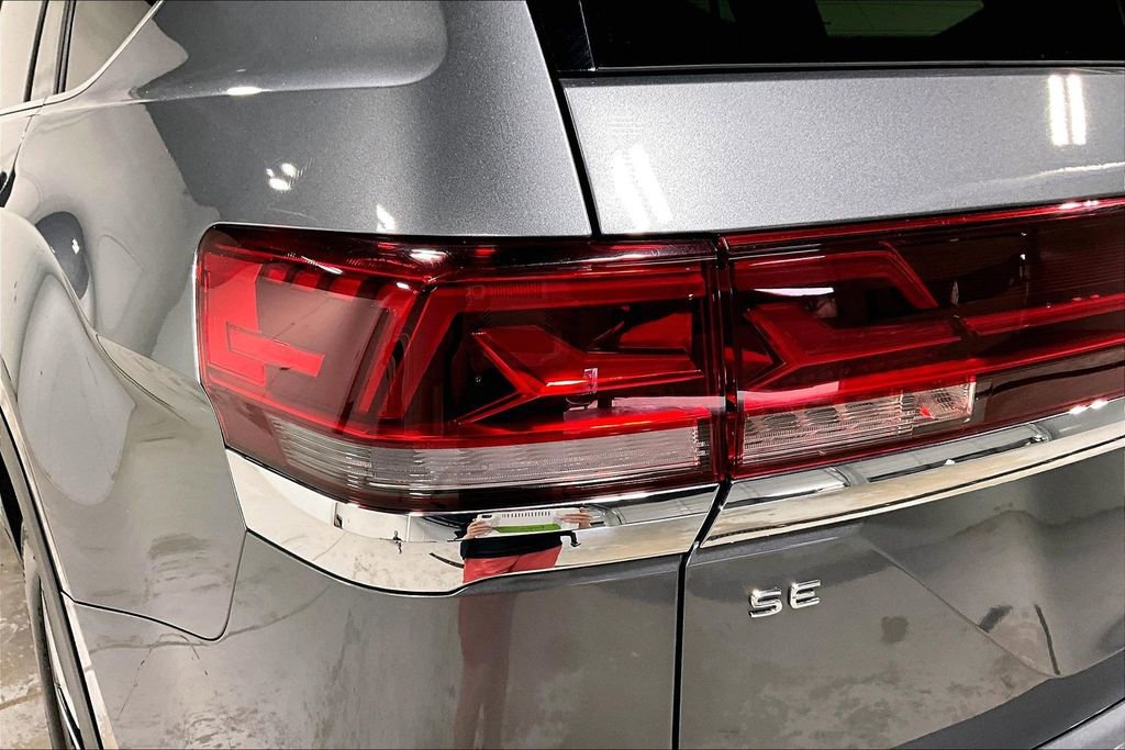 Used 2025 Volkswagen Atlas SE image 40