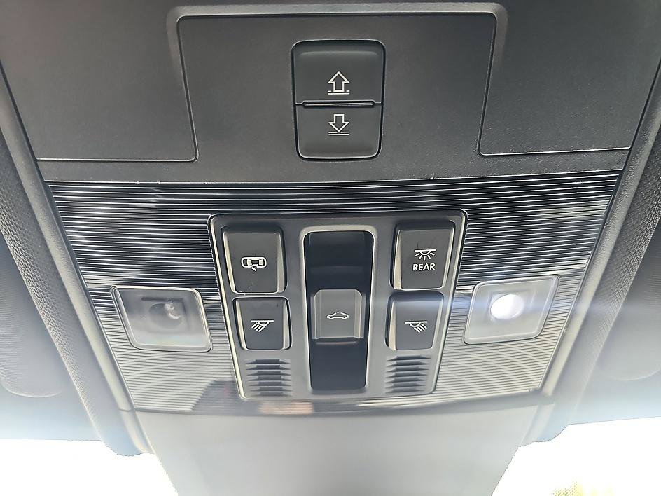 Used 2020 Volkswagen Atlas Cross Sport SEL AWD/4WD image 27