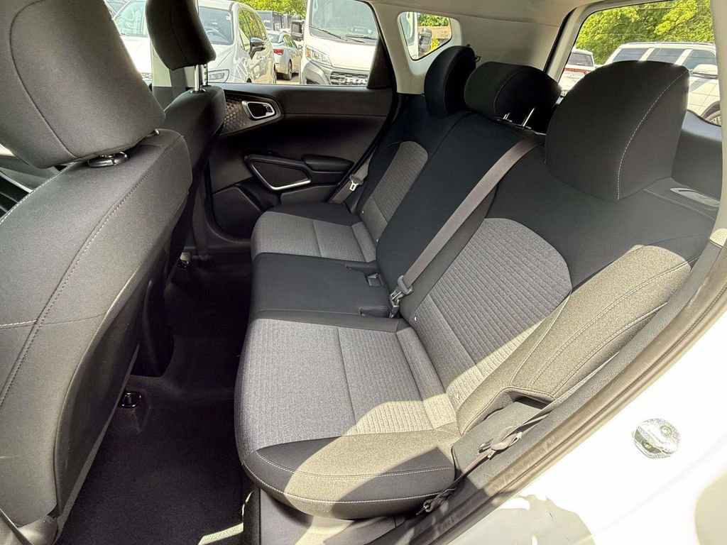 Used 2020 Kia Soul S FWD image 12