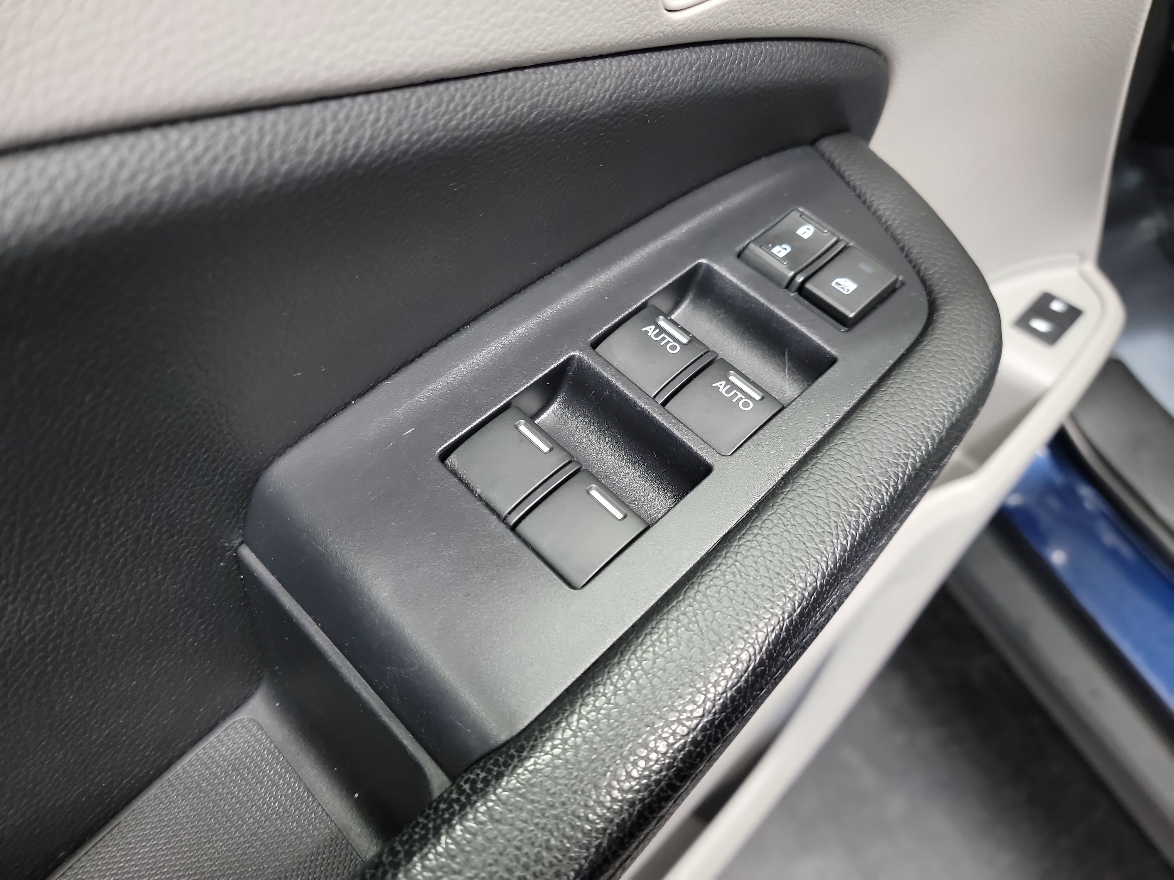 Used 2019 Honda Pilot Touring image 11