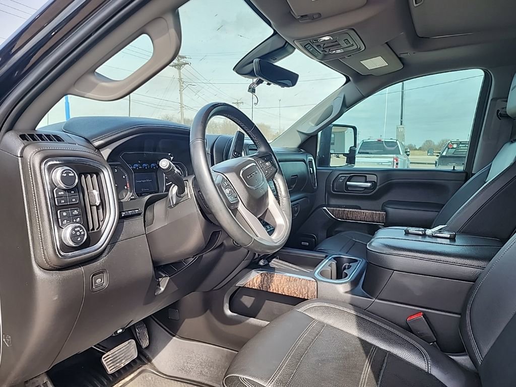 Used 2023 GMC Sierra 2500 Denali w/ Denali Black Diamond Edition image 14