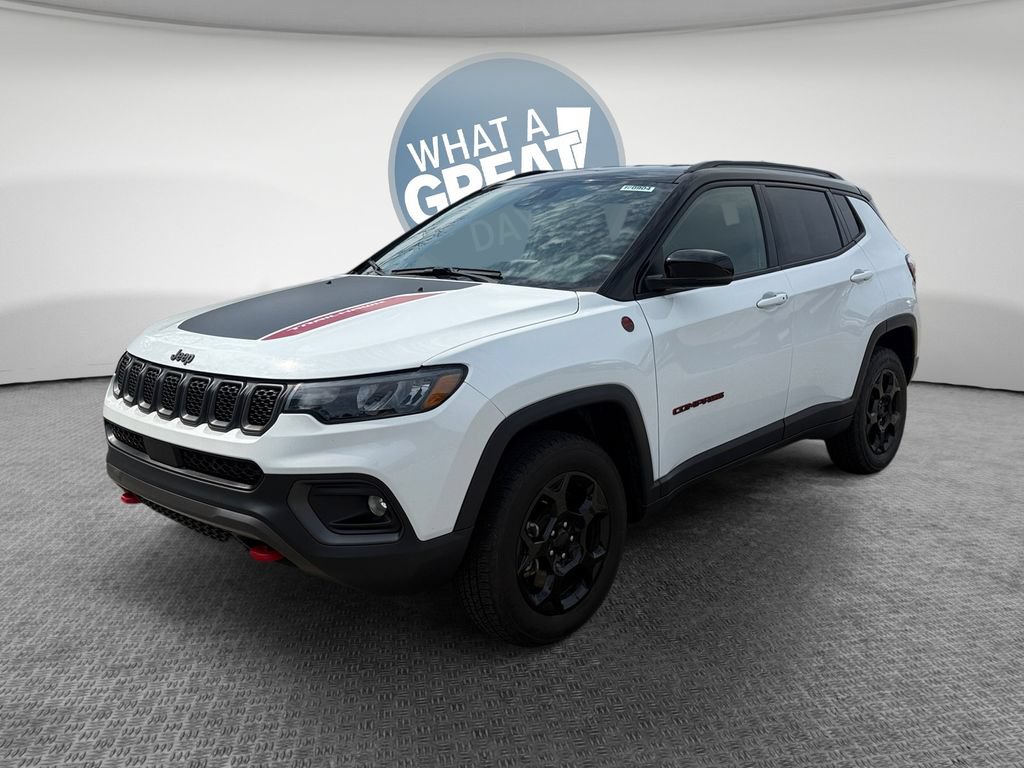 Used 2023 Jeep Compass Trailhawk w/ Trailhawk Convenience Group AWD/4WD image 8