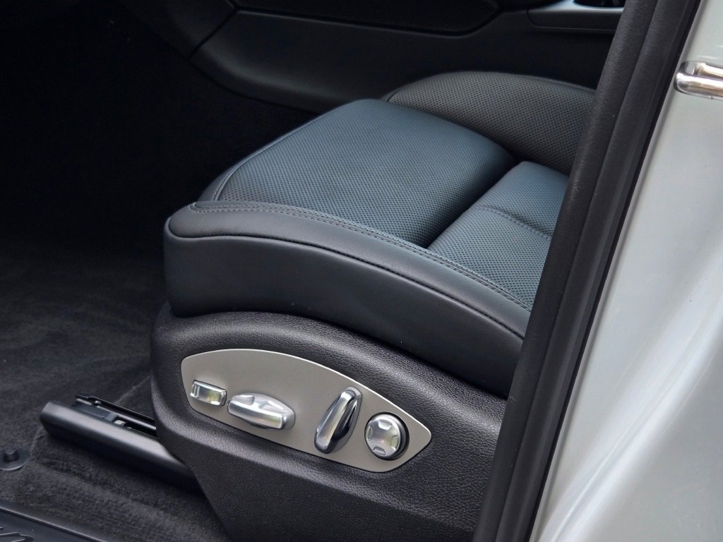New 2026 Porsche Macan image 20