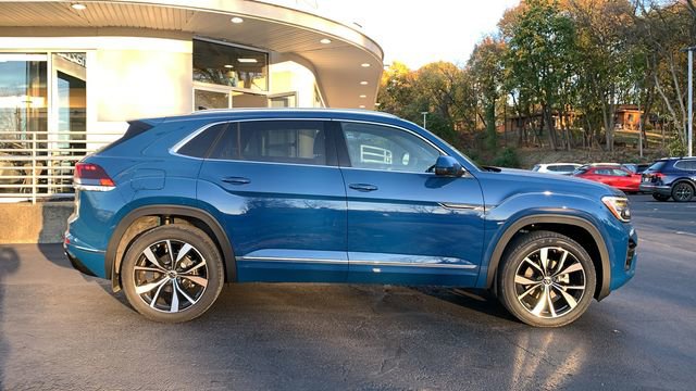New 2025 Volkswagen Atlas Cross Sport SEL Premium R-Line image 4