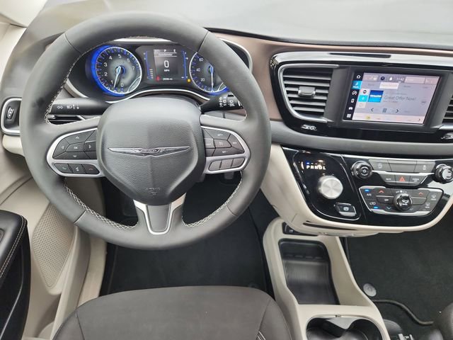 Used 2024 Chrysler Voyager LX FWD image 11