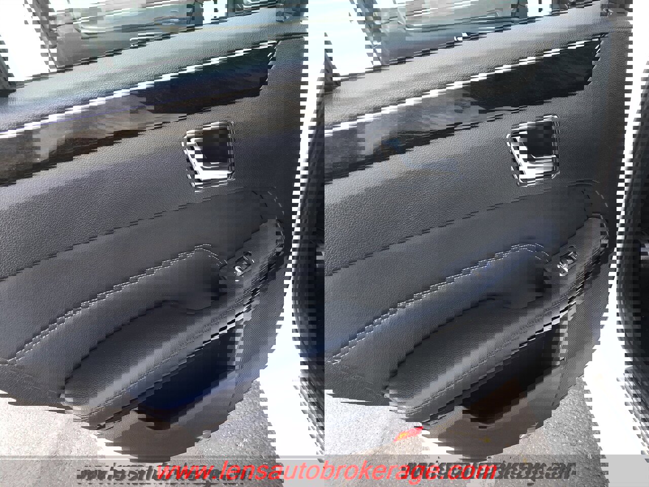 Used 2014 Mercedes-Benz E 350 Sedan image 15