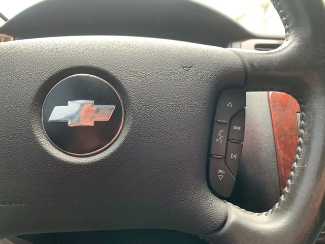Used 2010 Chevrolet Impala LT w/ Convenience Package FWD image 8