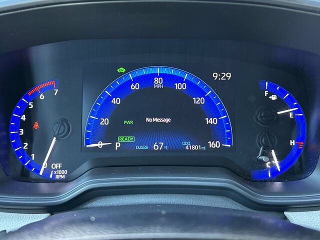 Used 2021 Toyota Corolla LE FWD image 28