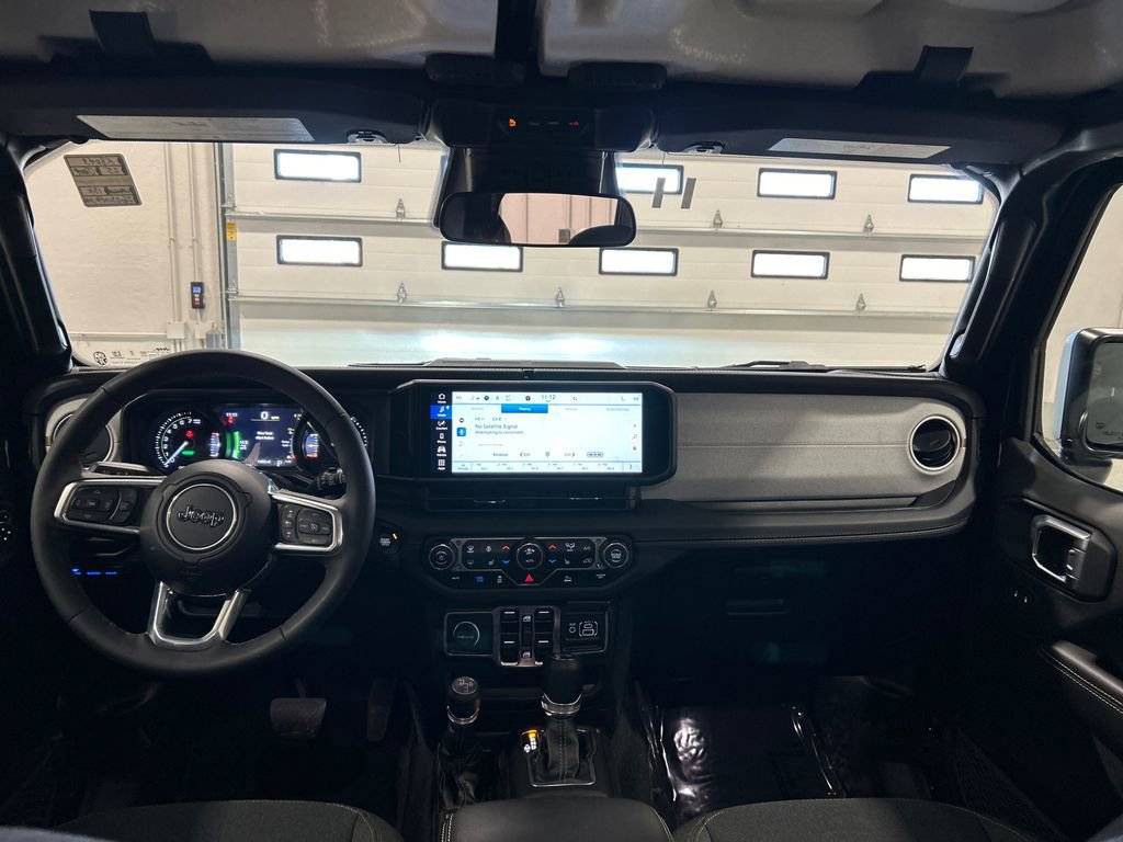 Used 2025 Jeep Wrangler Sahara 4xe image 29