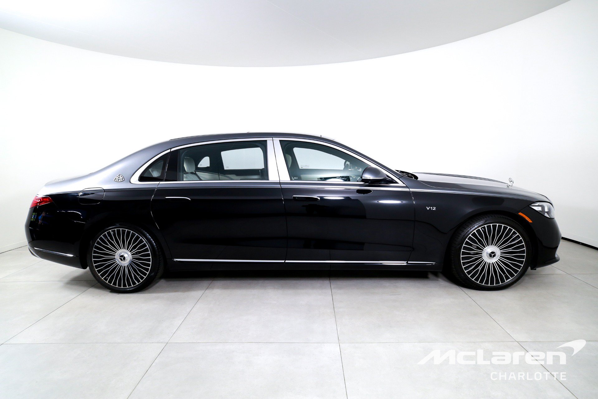Used 2023 Mercedes-Benz Maybach S 680 4MATIC w/ Manufaktur Leather Package image 9