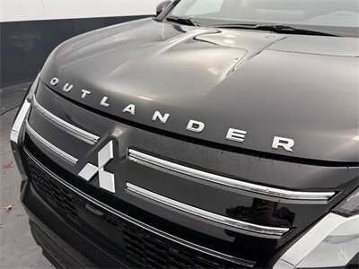 New 2026 Mitsubishi Outlander SE image 31