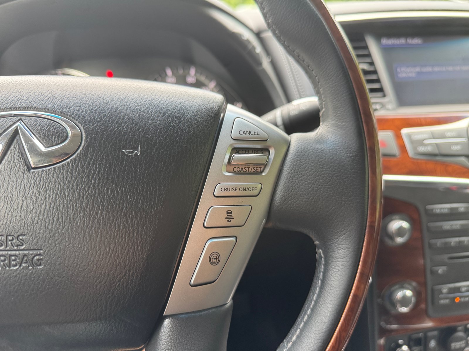 Used 2016 INFINITI QX80 4WD w/ Deluxe Technology Package image 28