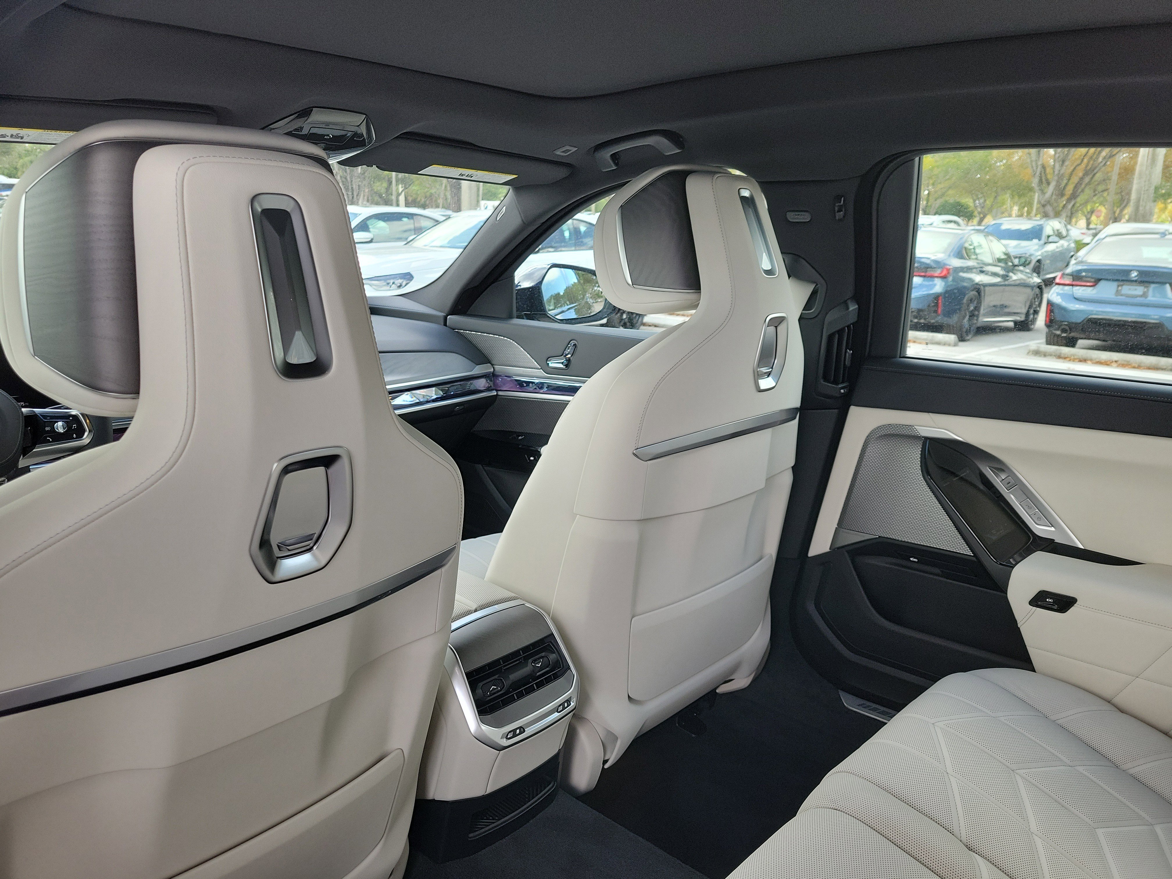 New 2026 BMW i7 eDrive50 w/ M Sport Package image 11