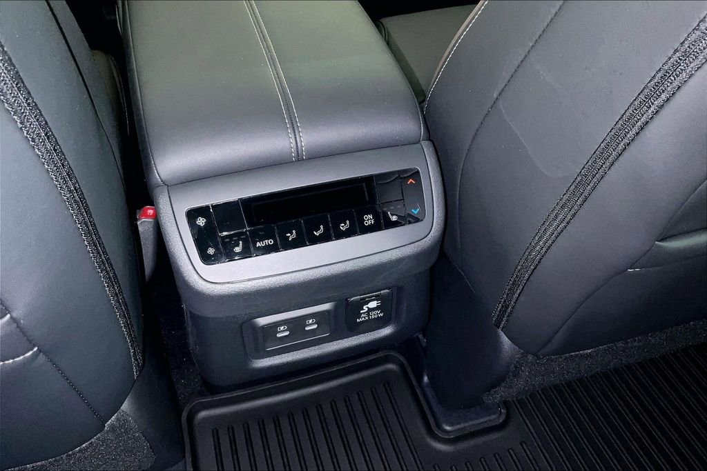 New 2026 Nissan Pathfinder Platinum w/ Accent Package image 42