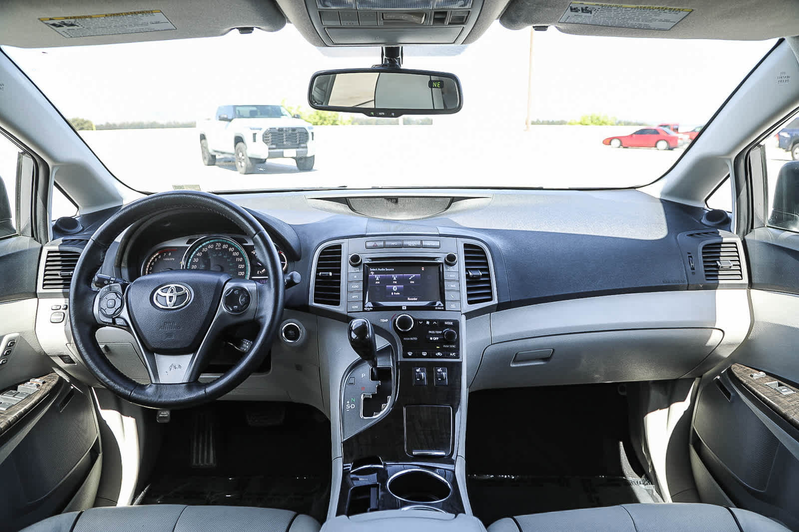 Used 2015 Toyota Venza XLE w/ XLE Premium Package image 12