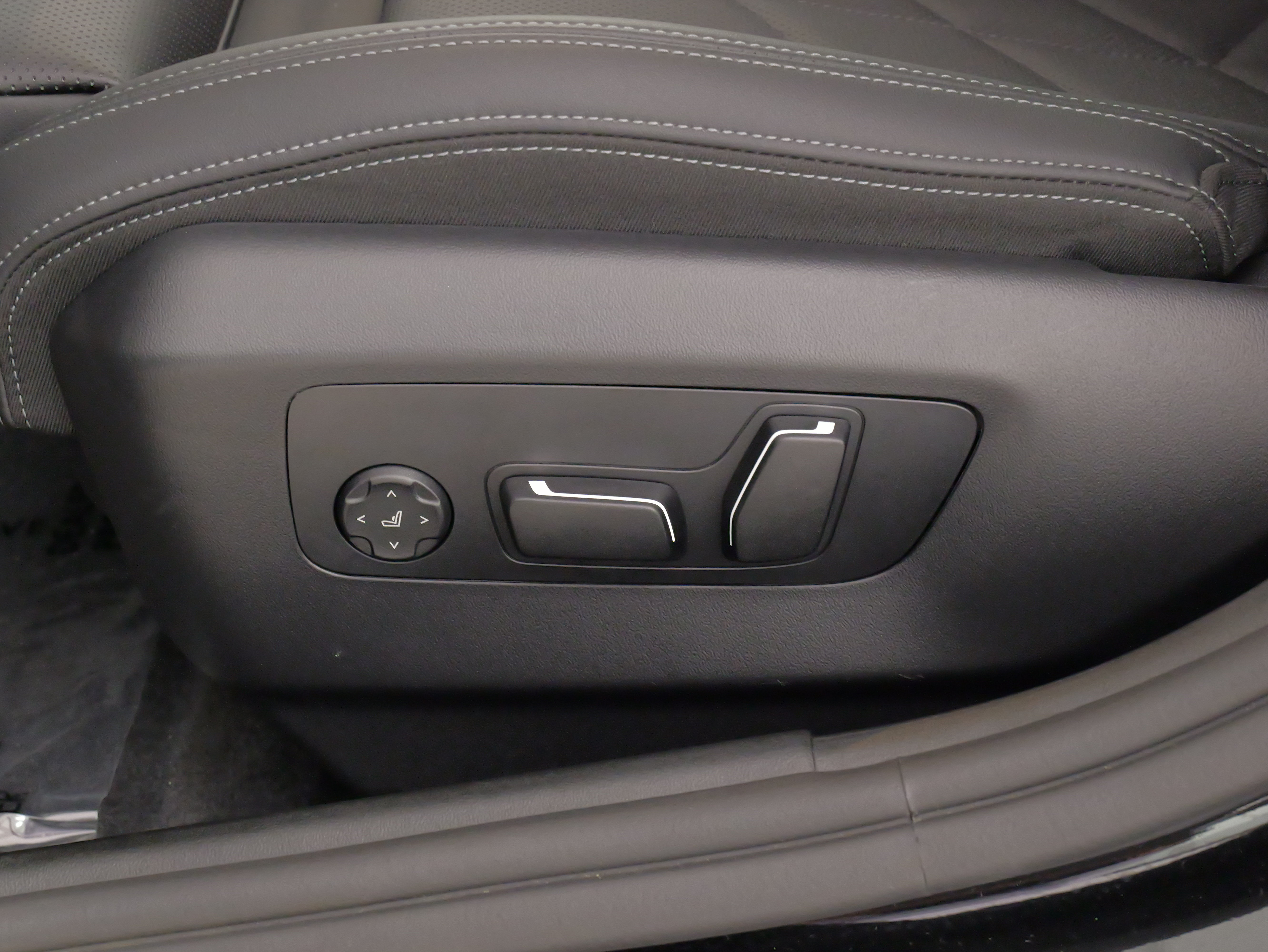 Used 2026 BMW 530i RWD image 42