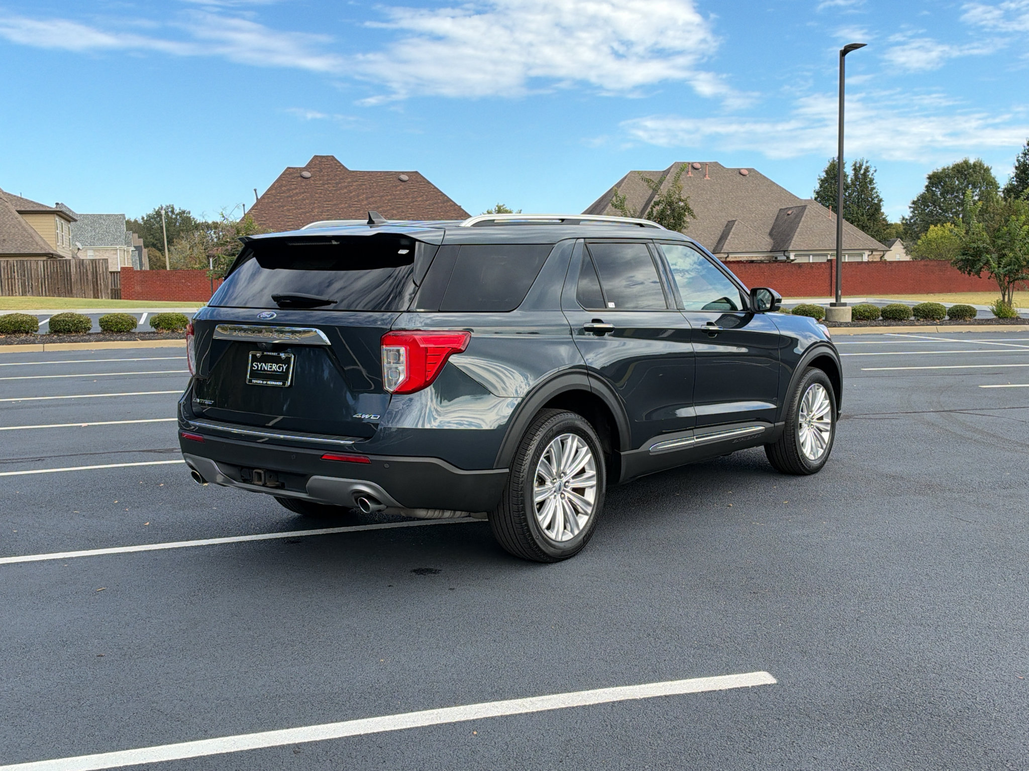 Used 2022 Ford Explorer Limited w/ Limited Technology Package AWD/4WD image 6
