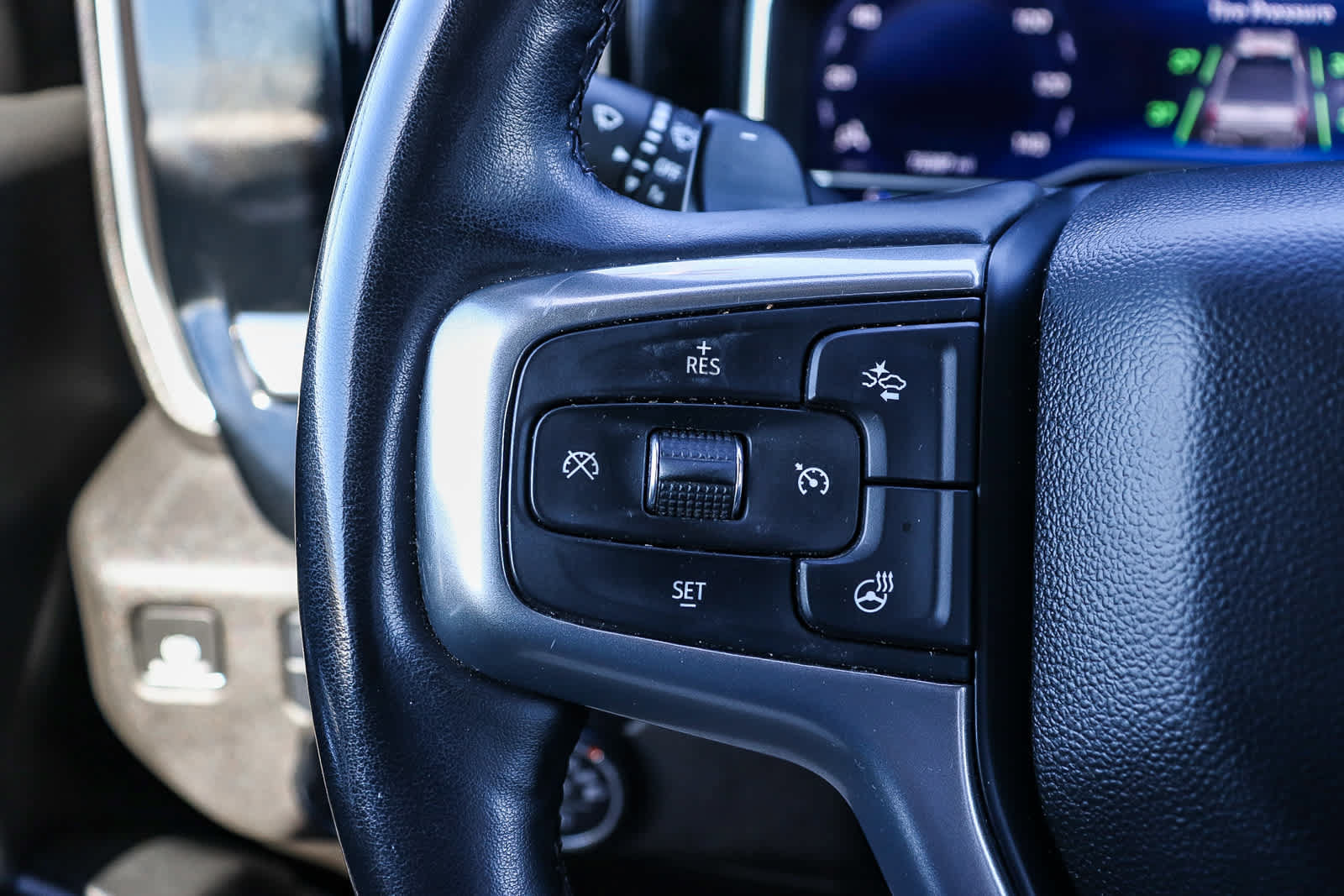 Used 2023 Chevrolet Silverado 1500 LTZ AWD/4WD image 22