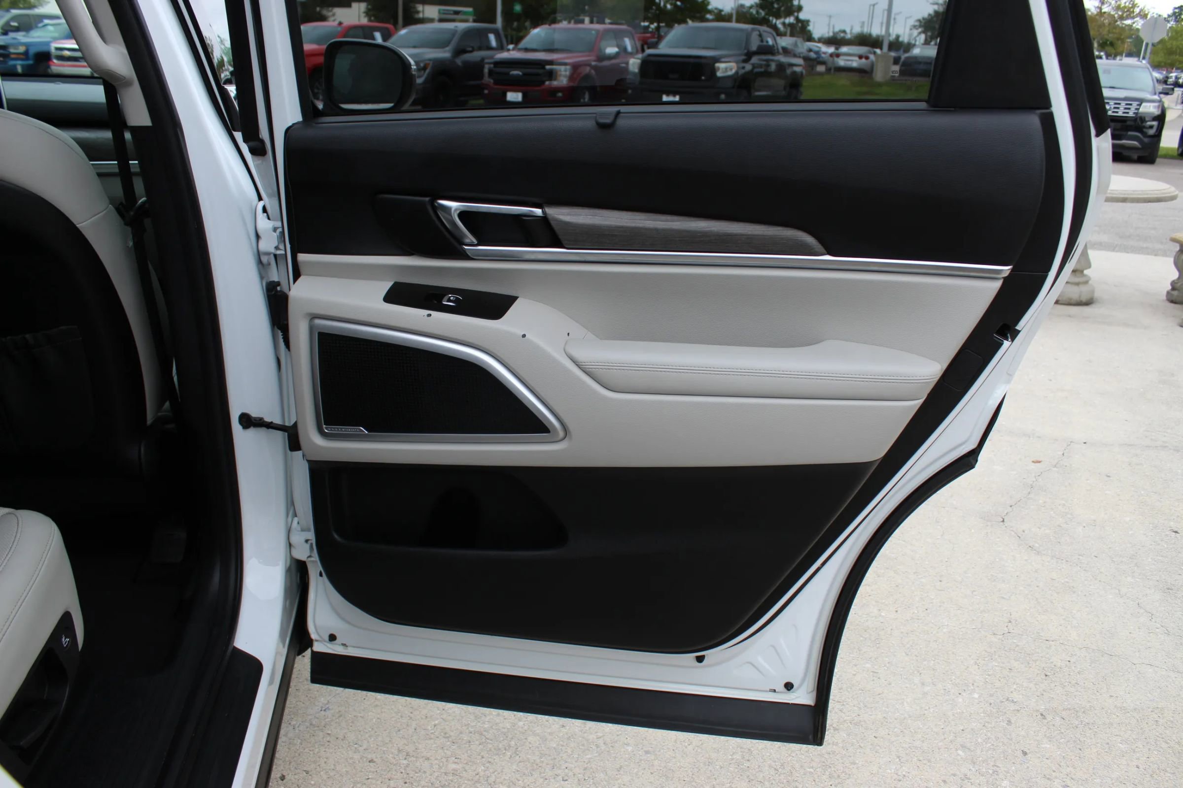 Used 2021 Kia Telluride EX w/ EX Premium Package image 25