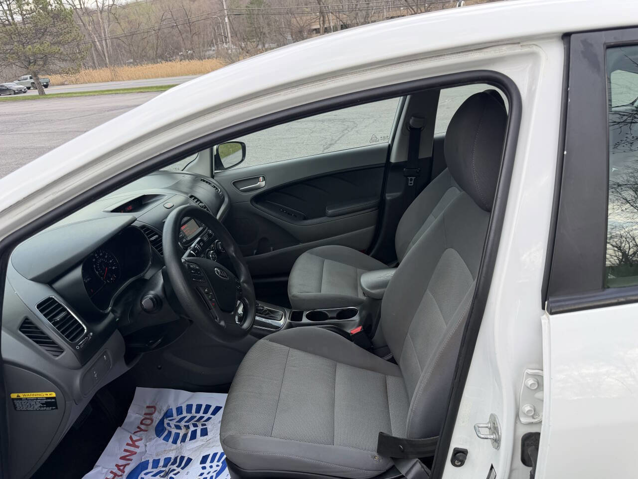 Used 2018 Kia Forte LX image 9