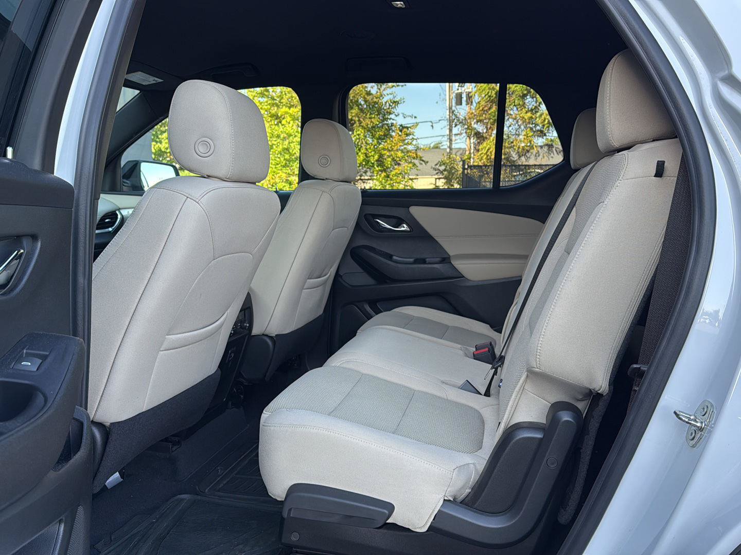 Used 2022 Chevrolet Traverse LS w/ Midnight/Sport Edition AWD/4WD image 10