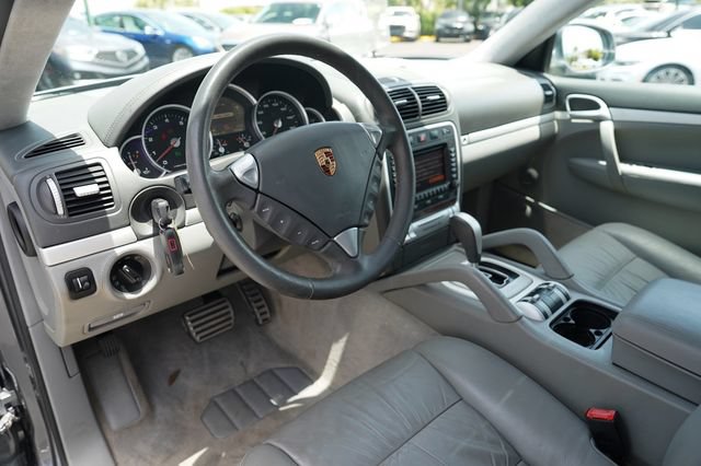 Used 2005 Porsche Cayenne Turbo AWD/4WD image 6