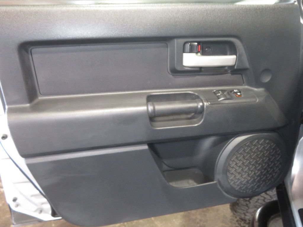 Used 2007 Toyota FJ Cruiser 4WD w/ Convenience Pkg image 15