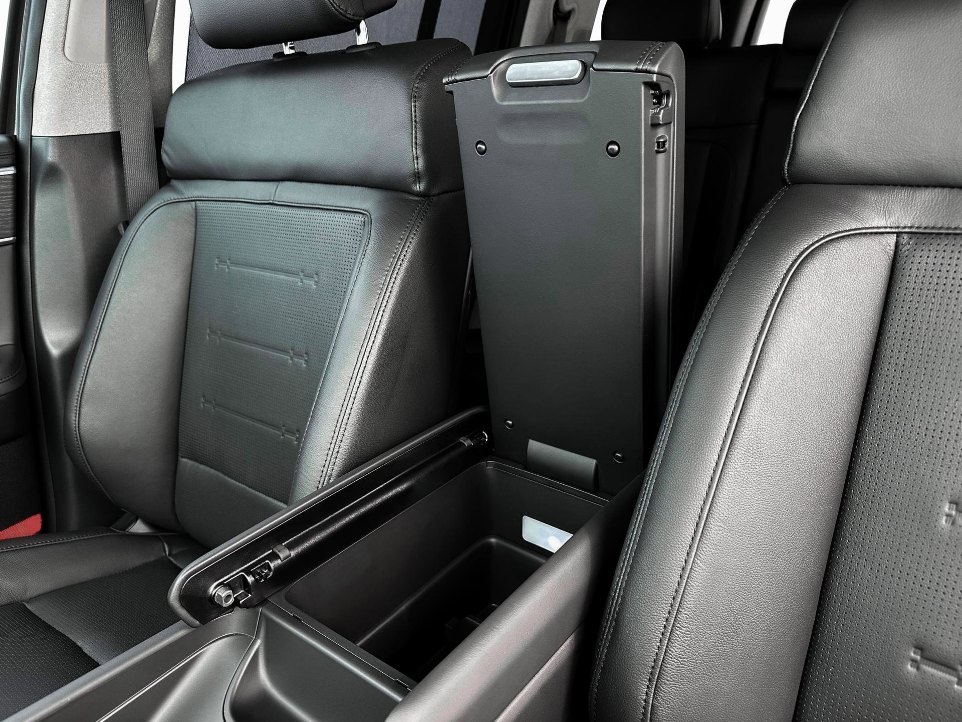 Used 2024 Hyundai Santa Fe Limited image 18