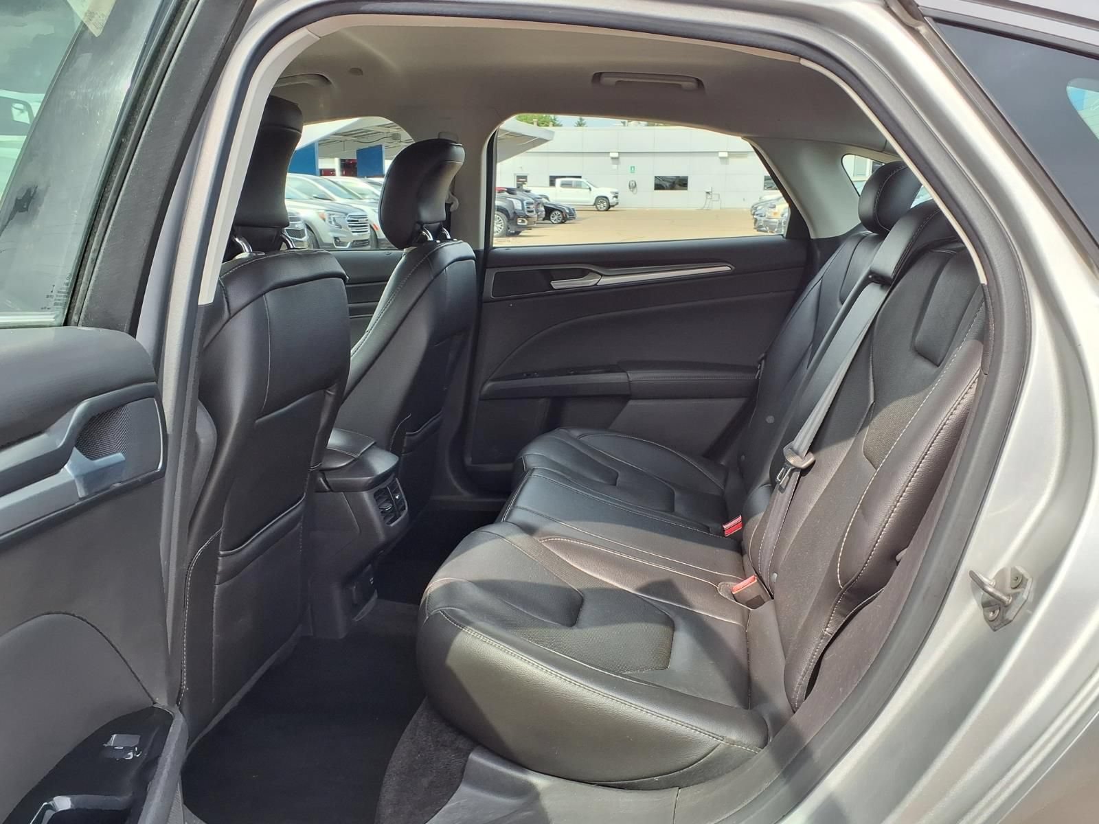 Used 2014 Ford Fusion Titanium FWD image 10