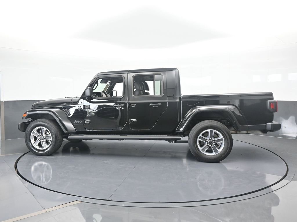 Used 2024 Jeep Gladiator Sport w/ Premium Package image 3