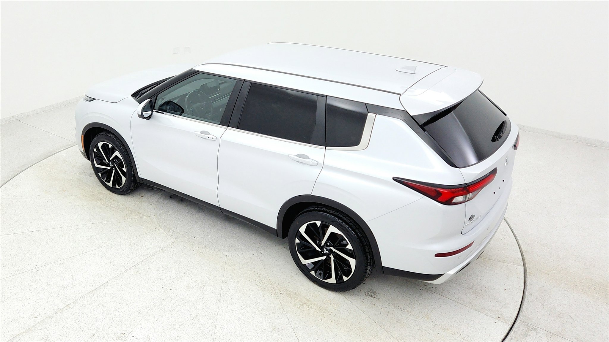 Used 2024 Mitsubishi Outlander FWD image 38