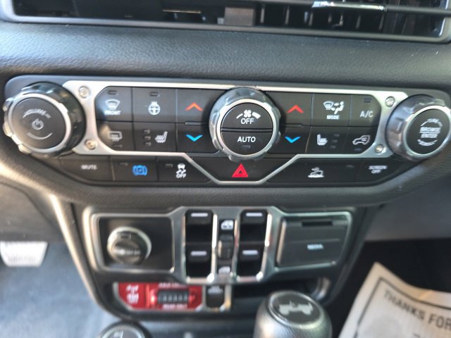 Used 2024 Jeep Wrangler Unlimited AWD/4WD image 17