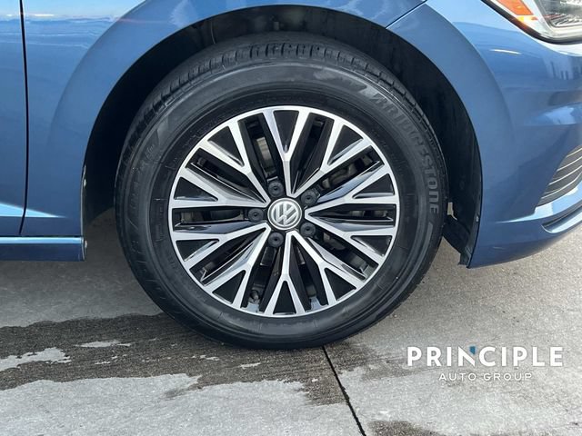 Used 2019 Volkswagen Jetta SEL FWD image 4