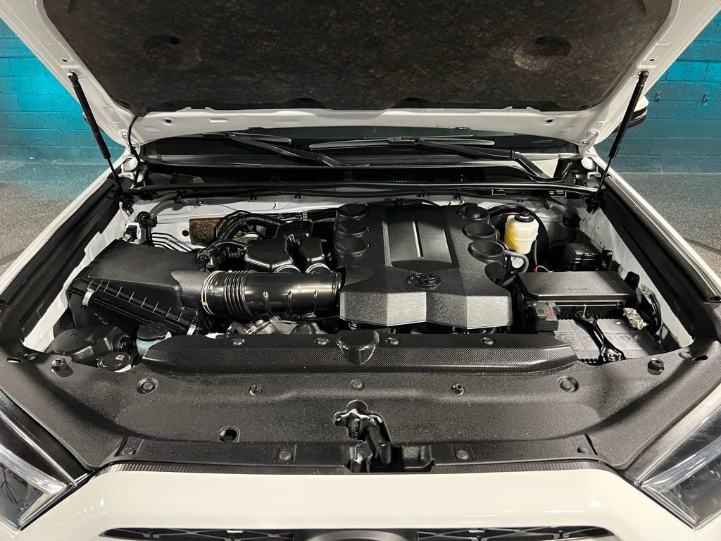 Used 2024 Toyota 4Runner SR5 Premium w/ Moonroof Package RWD image 31