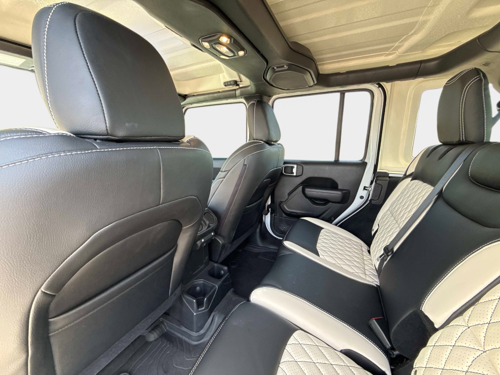 Used 2022 Jeep Wrangler Unlimited Sport AWD/4WD image 17