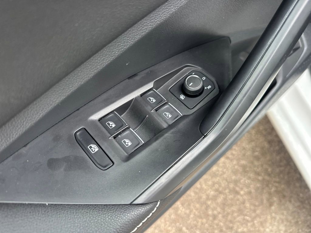 Used 2025 Volkswagen Jetta S image 12