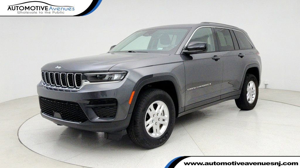 Used 2022 Jeep Grand Cherokee Laredo w/ Luxury Tech Group I image 1